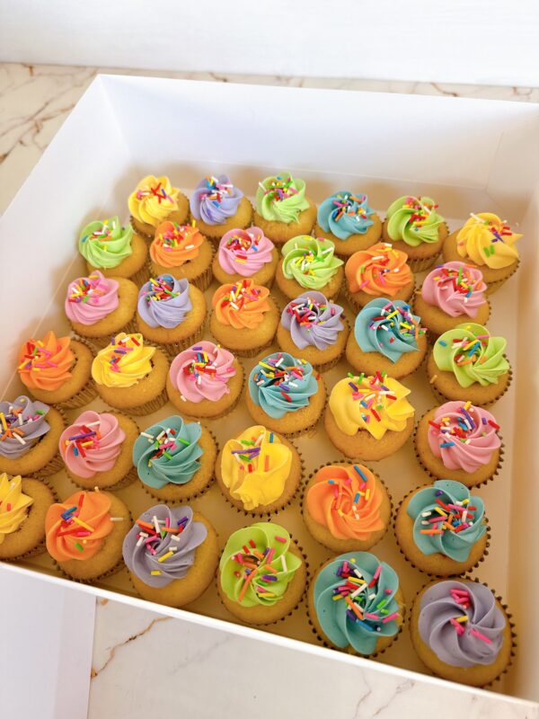 Caja de 36 mini cupcakes